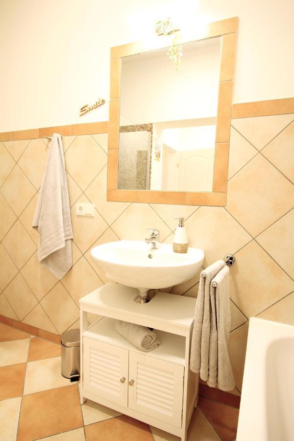 Secret Hideaways Tropical Feeling Mit 2 Schlafzimmer Nahe City L Messe L Flughafen L Hbf 뒤스부르크 외부 사진